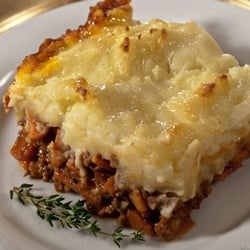 Cheddar Topped Shephards Pie