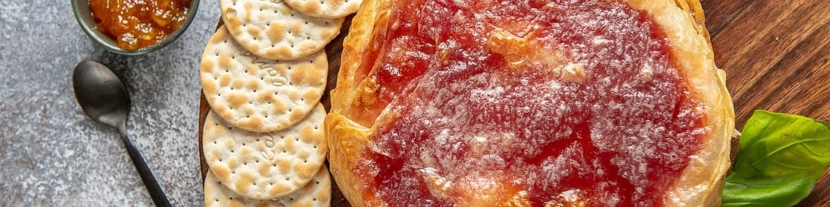 Baked Brie with Phyllo Dough and Jam