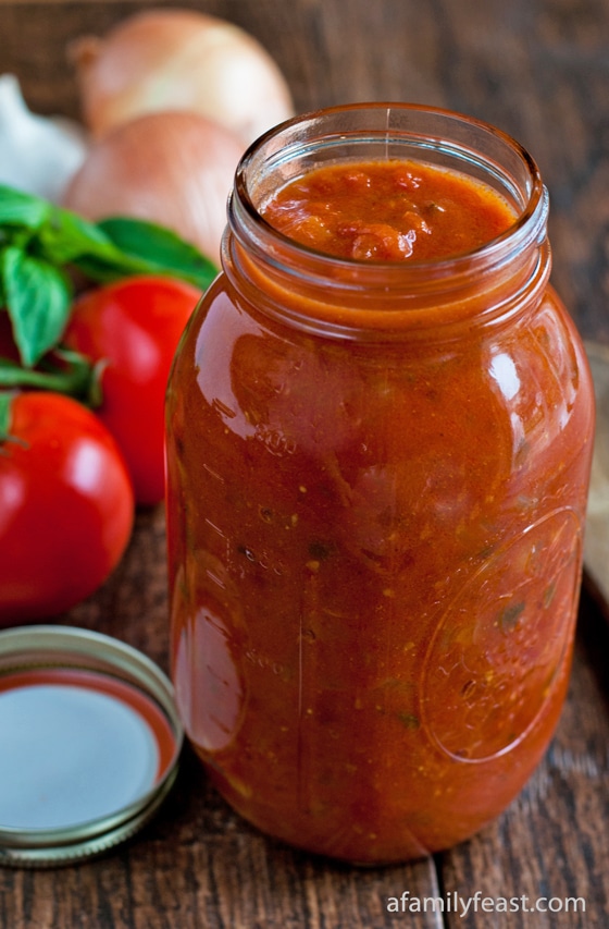 homemade Italian tomato sauce