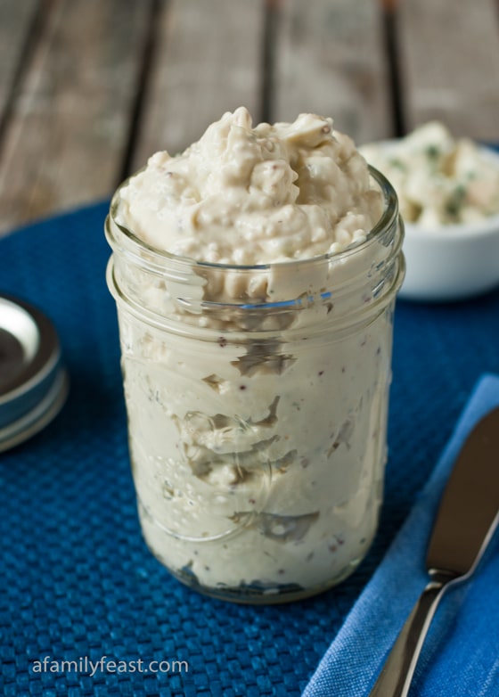 A quick, easy and super delicious recipe for Blue Cheese Aioli. This condiment is fabulous on grilled burgers!