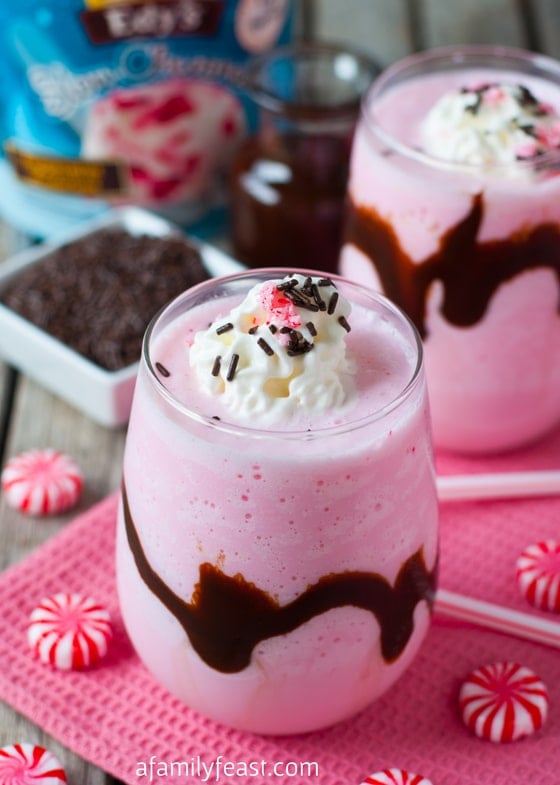 Chocolate Peppermint Milkshake - a quick and delicious ice cream milkshake whips up in minutes! #SlowChurnedSmiles