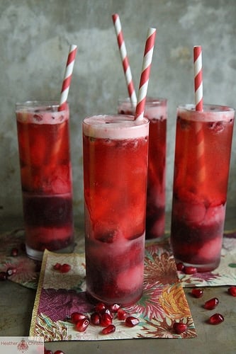 30+ Holiday Cocktails - Pomegranate Champagne Cocktail
