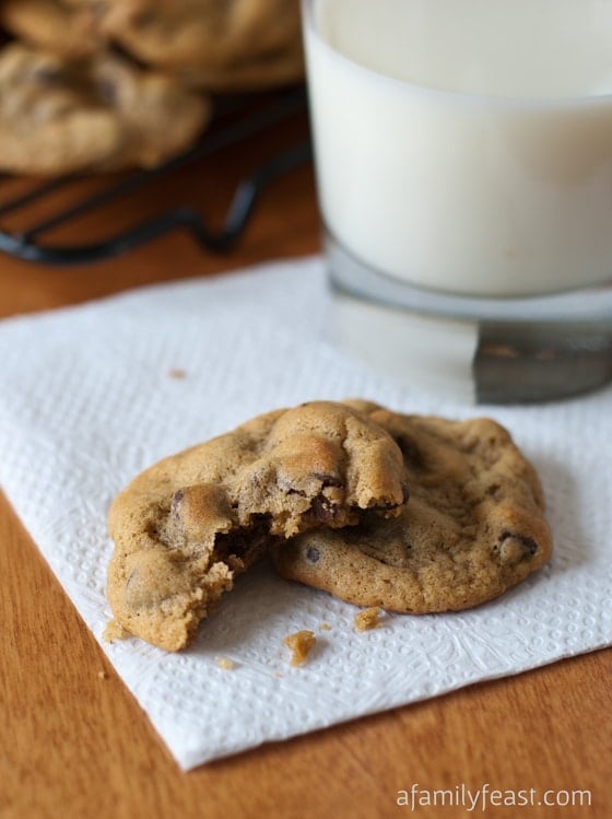 Copycat Entenmann's Chocolate Chip Cookies - super soft and moist chocolate chip cookies that taste just like the Entenmann's you can buy at the supermarket!