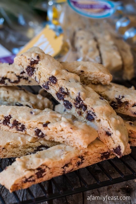 Chocolate Almond Biscotti {#fbcookieswap} - A Family Feast