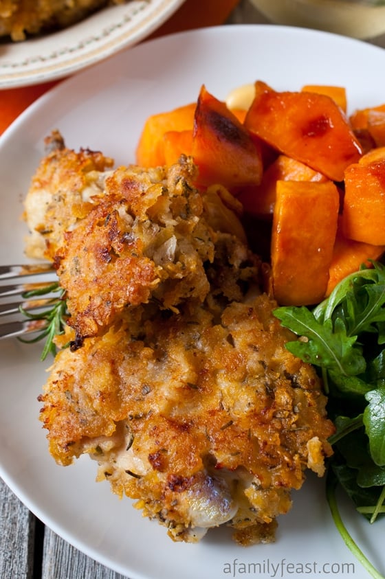 Oven Fried Rosemary Chicken - A fantastically flavored chicken recipe that your family will love. And better yet - it's low calorie!