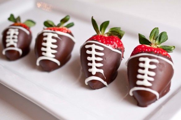 Football Chocolate Covered Strawberries - 15 Fun Football Foods
