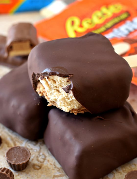 REESE’S ‘Dream Team’ Chocolate Peanut Butter Pie Pops - A Family Feast
