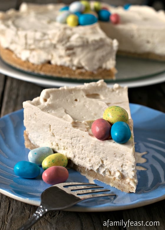 This Malted Mousse Cake is the perfect dessert recipe for Easter! Light and creamy mousse flavored with malted milk powder on a sweet cookie crust. Easy to make and delicious!