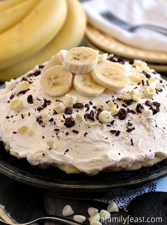 White Chocolate Banana Cream Pie {#PiDay Party} - A Family Feast