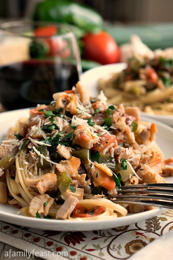 Linguini with Clam Sauce - Basque-Style. A fusion of a classic Italian recipe for Linguini with clam sauce with added French and Spanish influences from the Basque region of France. So delicious!