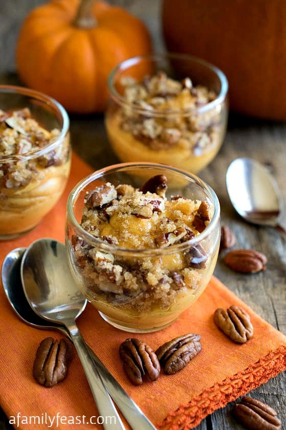 Praline Pumpkin Mousse - A super simple, fool proof and delicious dessert made with KRAFT COOL WHIP Whipped Topping and JELL-O Vanilla Flavor Instant Pudding. #sponsored