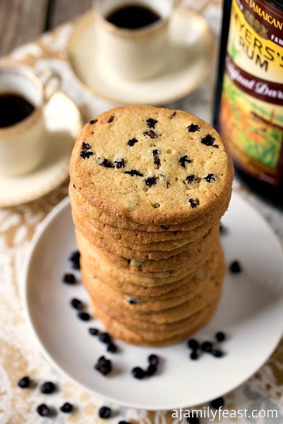 Crispy Zaletti Cookies - A lighter, crispier version of this classic Italian cookie. Rum-soaked currants give this cornmeal cookie it's fantastic flavor!