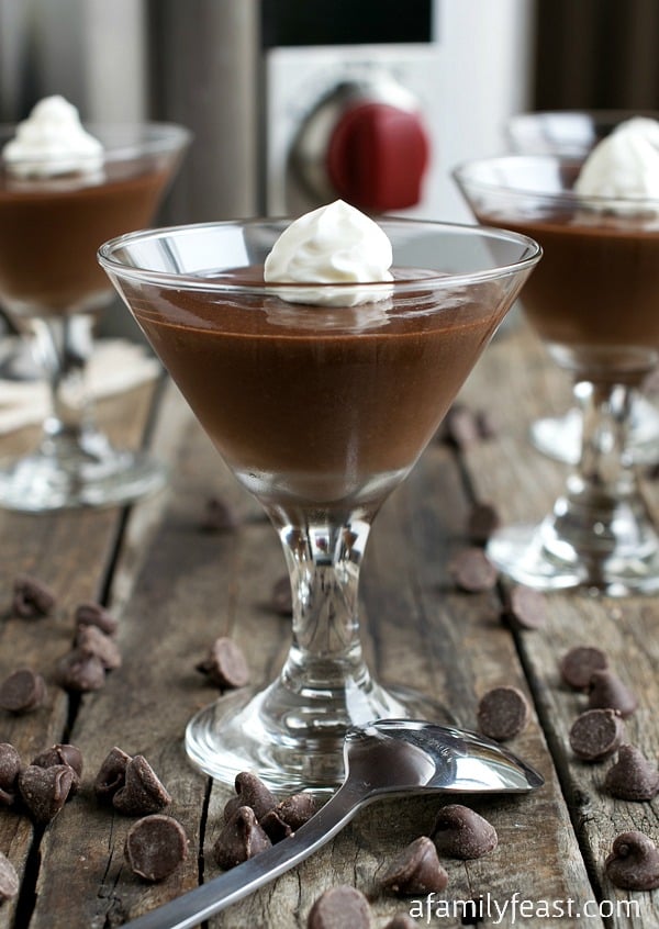 This Easy Blender Chocolate Mousse recipe is decadently delicious and takes just minutes to make! Plus a #WolfGourmet High Performance Blender Giveaway!