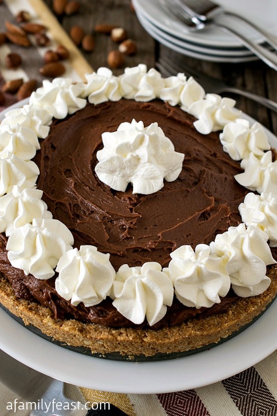 No Bake Nutella Almond Cheesecake - Outrageously good and simple to make! Enough said.