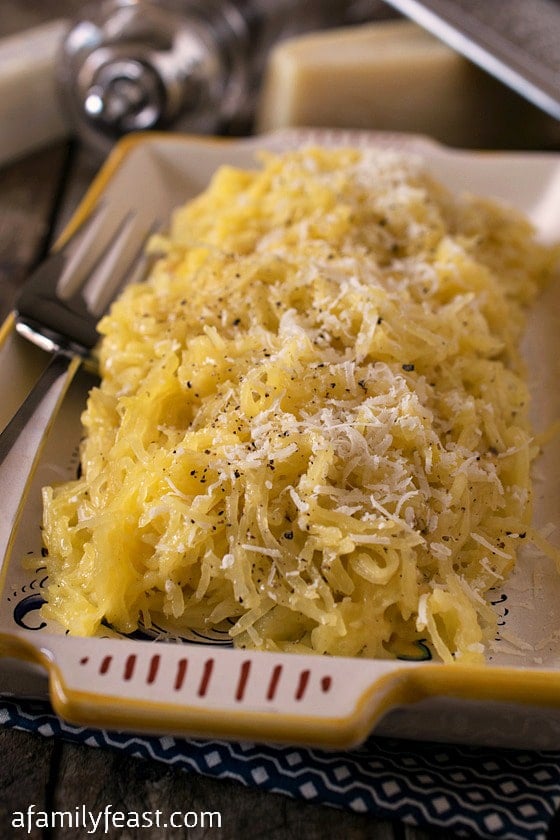 Cacio e Pepe Spaghetti Squash - A delicious, healthier twist on the classic 'cheese and pepper' pasta dish!