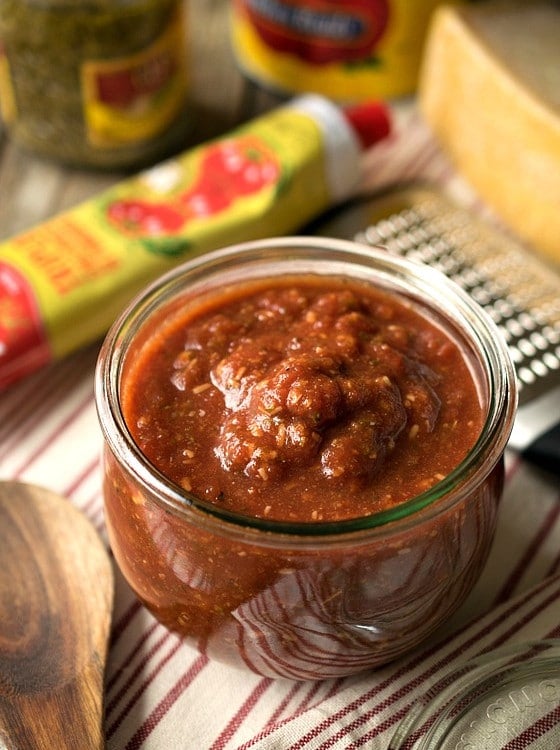 Easy No-Cook Pizza Sauce - A Family Feast