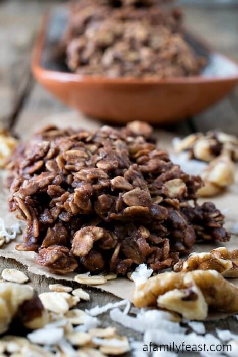 No-Bake Chocolate Oatmeal Cookies - A Family Feast