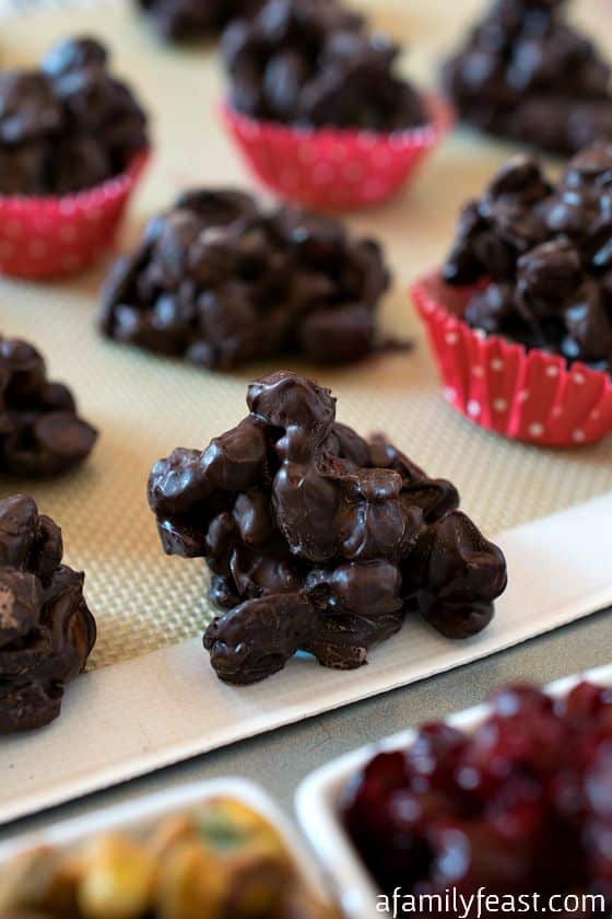 Craisins® Pistachio Dark Chocolate Clusters - A delicious sweet treat to help you become a #LunchboxMaster