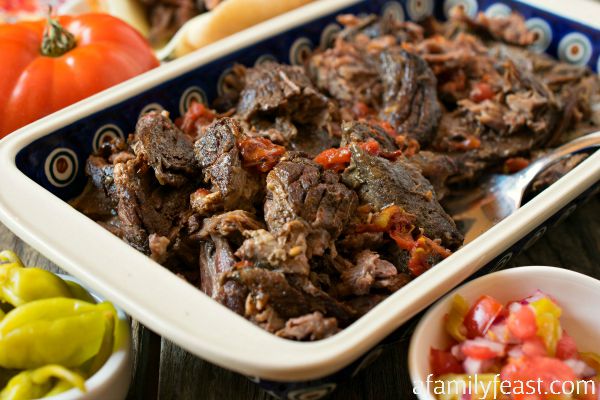 Slow Cooker Italian Beef Subs - Perfect for game day parties or a busy weeknight dinner - this Italian Beef is fantastic! 