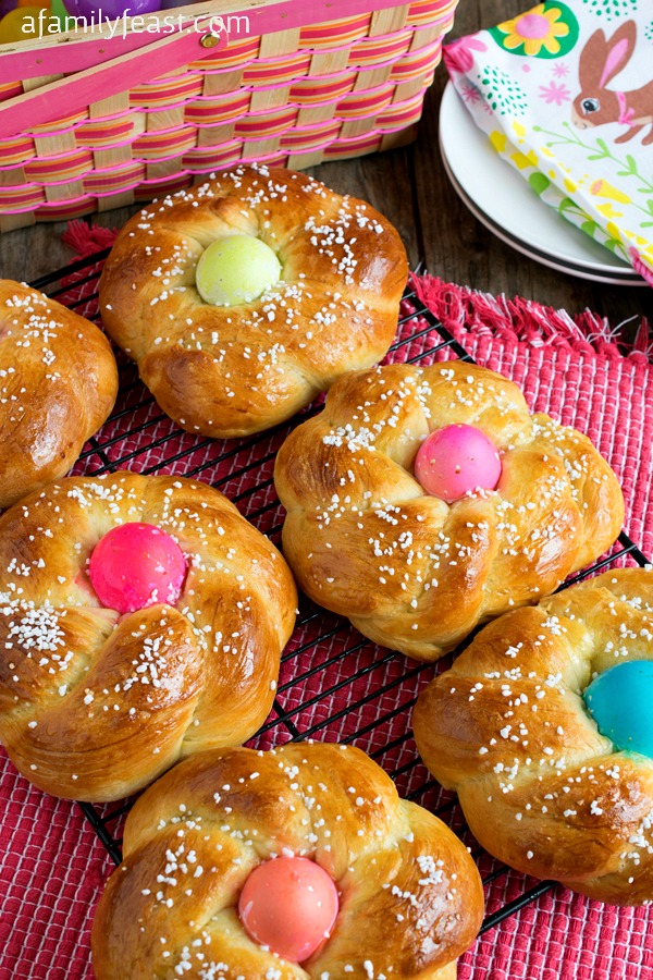 Italian Easter Bread (also known as Pane di Pasqua) is a traditional bread made for the Easter holiday. Delicious!