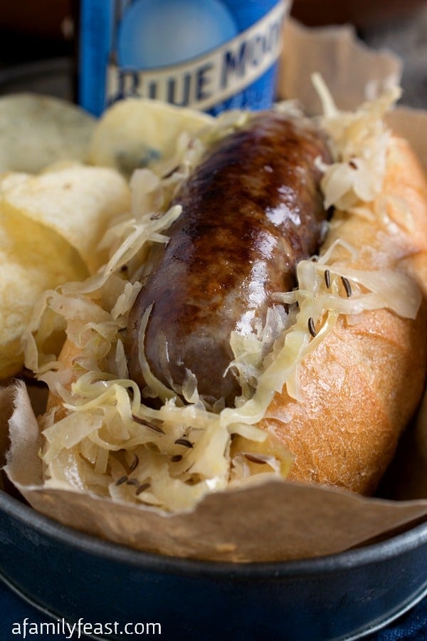 Bratwurst and Sauerkraut - A simple dish with fantastic flavor! We share our tips to ensure a super flavorful meal.
