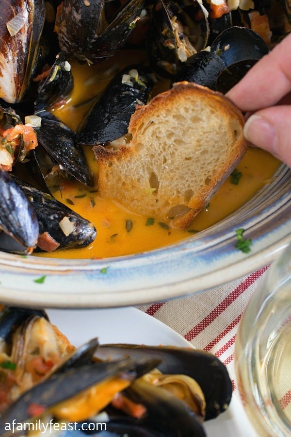 Portuguese-Style Mussels in Garlic Cream Sauce - A Family Feast