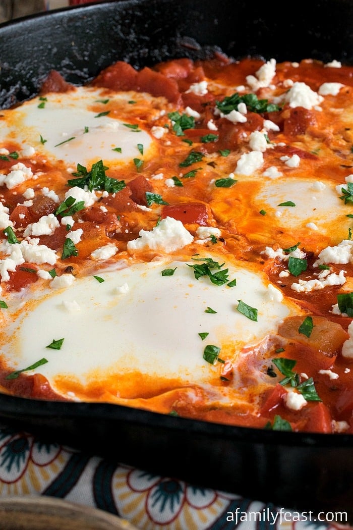 Shakshuka - Ready in just 30 minutes, this wonderful egg and spicy tomato sauce dish is delicious any time of the day!