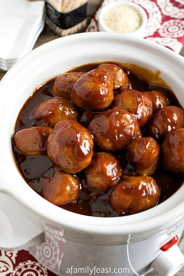 Sweet and Tangy Cocktail Meatballs - Tender turkey meatballs in a fantastic sweet and tangy sauce! Perfect for game day parties!