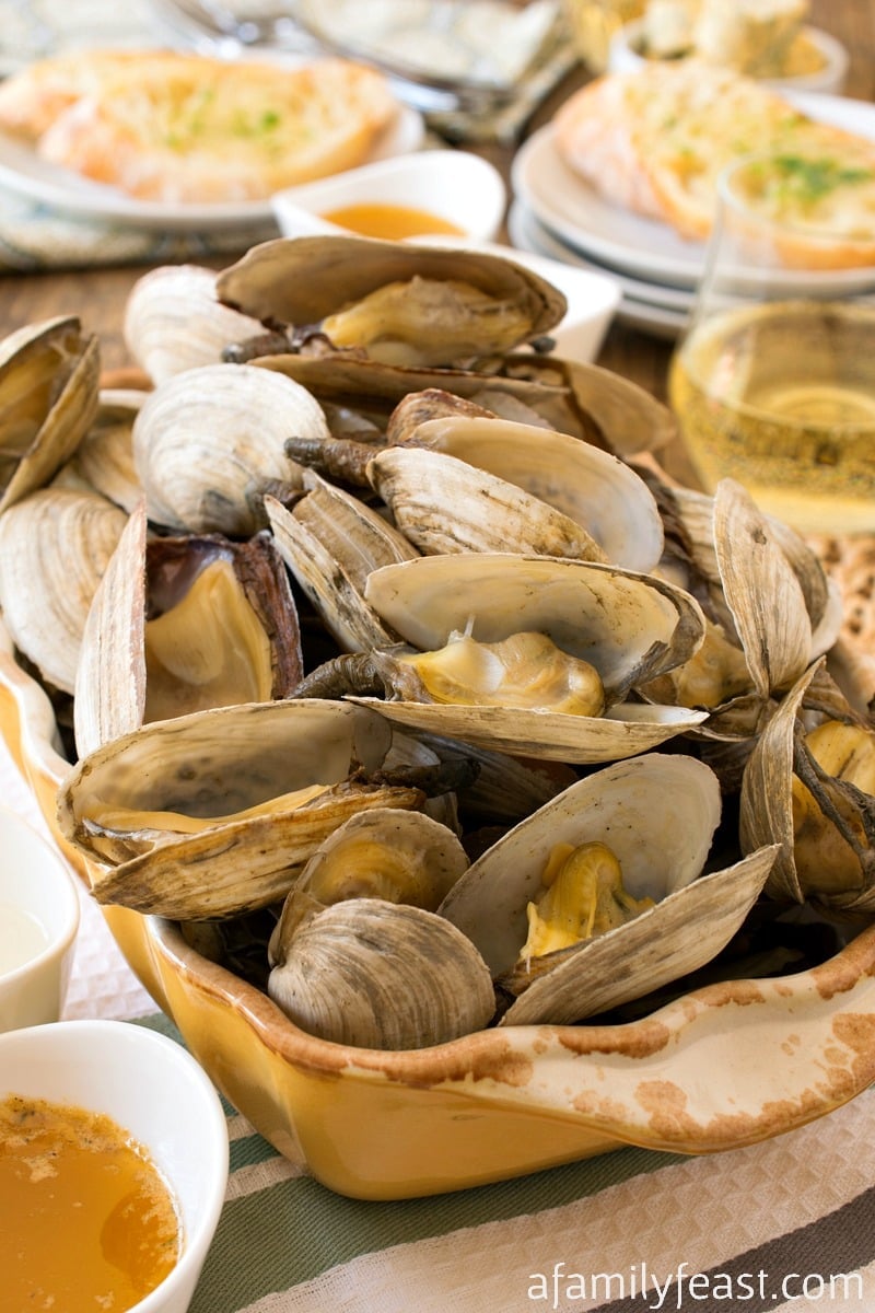 steamers with compound butter and garlic toast