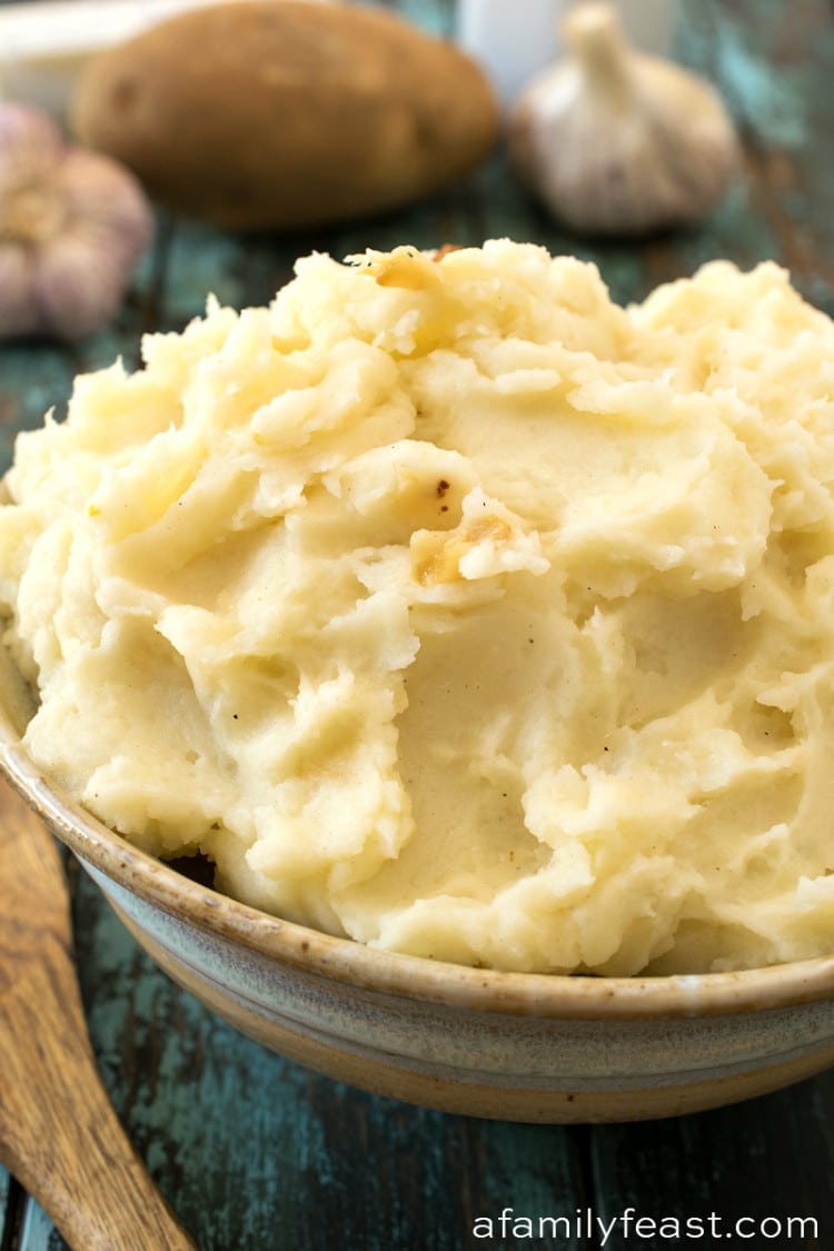 How to Make the Best Garlic Mashed Potatoes A Family Feast®