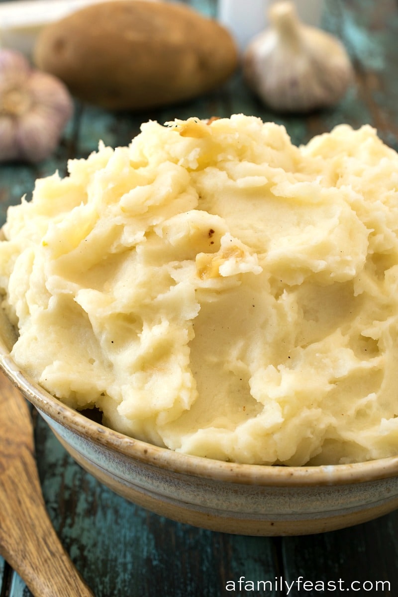 Garlic Mashed Potatoes - A Family Feast