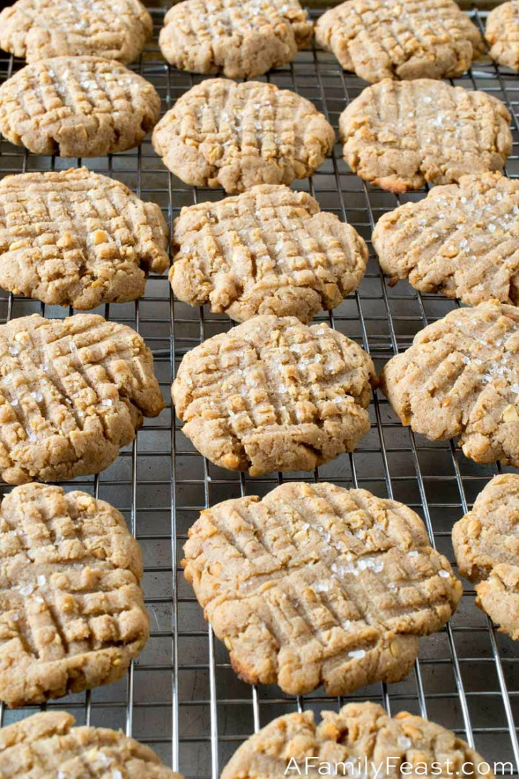 Low Carb Peanut Butter Cookies - A Family Feast®