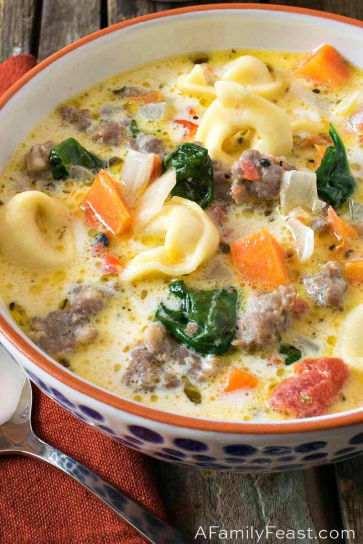 Slowcooker Tortellini Sausage Soup
