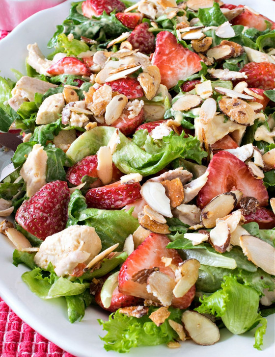 Strawberry Salad with Chicken, Arugula and Sugared Almonds
