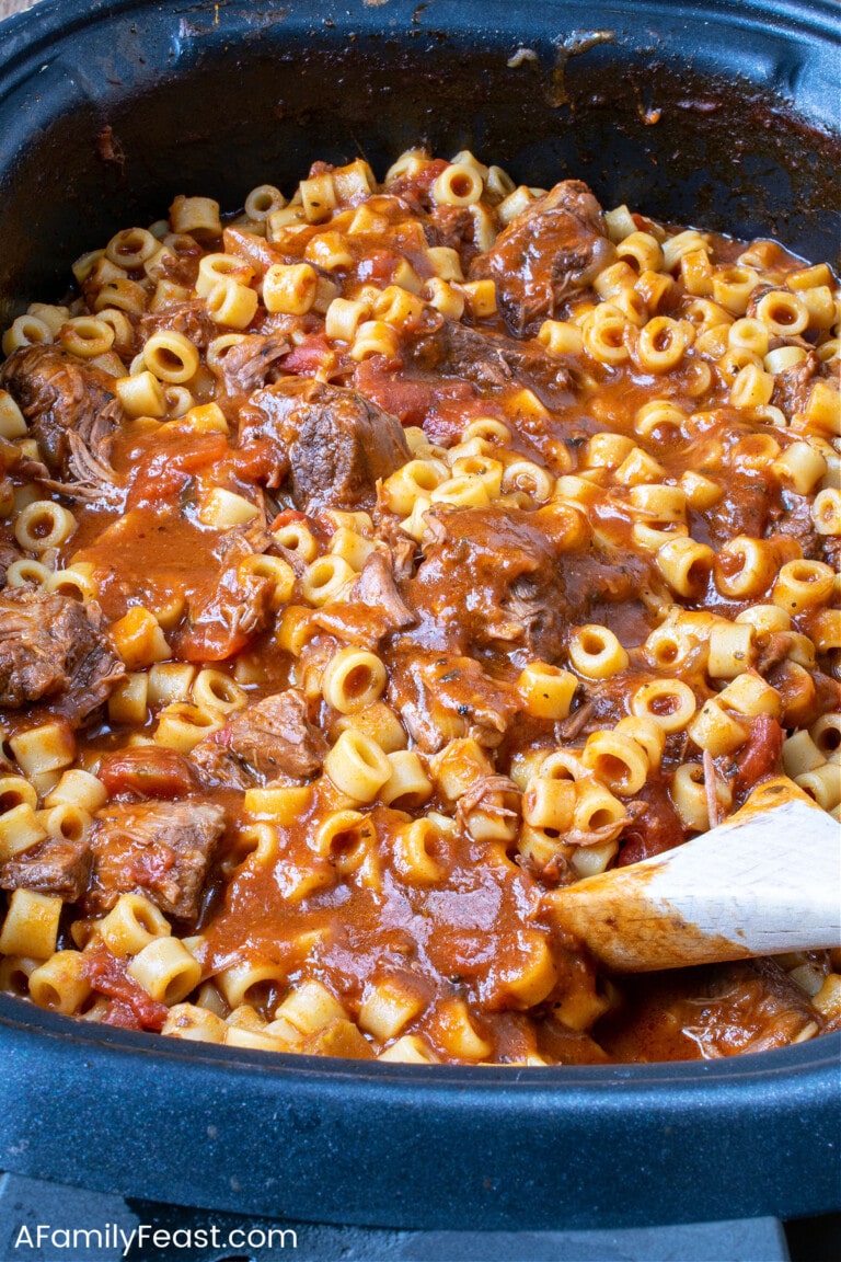 Slow Cooker Beefy Mac