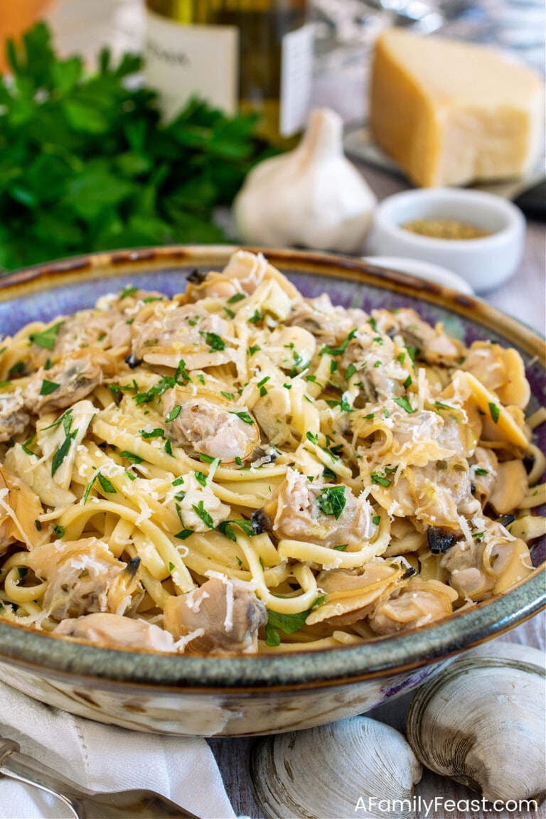Linguine with White Clam Sauce - A Family Feast