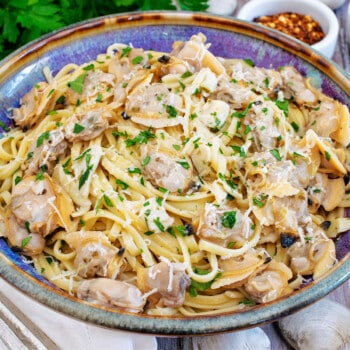 Linguine with White Clam Sauce - A Family Feast