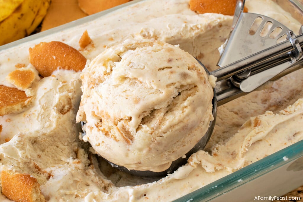 No-Churn Banana Pudding Ice Cream - A Family Feast