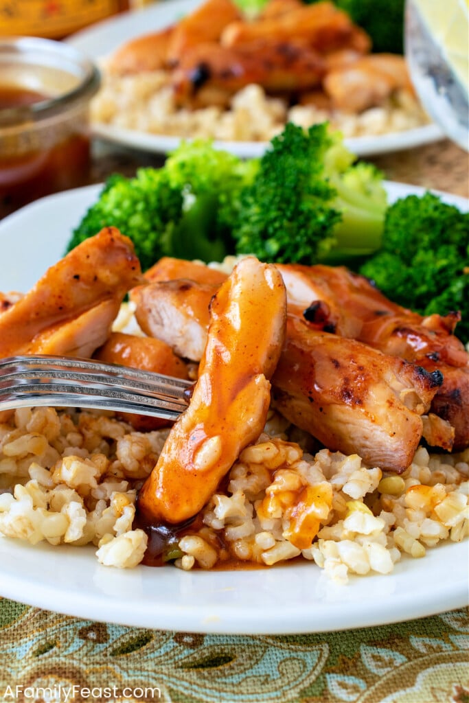 हनी बटर चिकन जांघें - एक पारिवारिक दावत