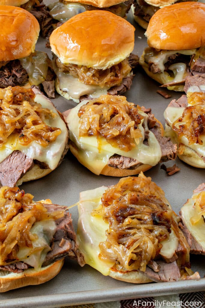 फ़्रेंच डिप स्लाइडर - एक पारिवारिक दावत